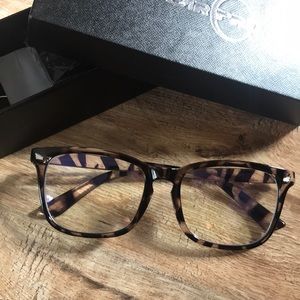 Tortoise shell blue light glasses